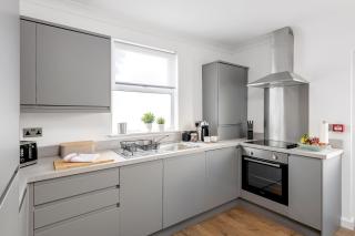 Stunning Apartment In Peaceful Central Neighbourhood, Free Private Parking - Cardiff - 3