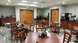 Best Western Plus San Antonio East Inn & Suites - San Antonio - 8