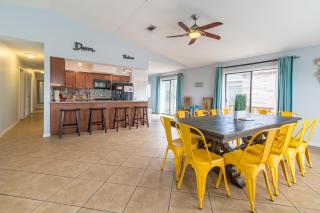 Zula Beach Vacation Home, Sleeps 16, Private Heated Pool, 4min Walk To The Beach, Pets Welcome, Fenced Yard - Destin - 2