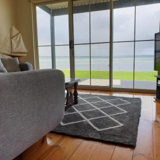 Blue Seas - Beach Front Living - Tumby Bay - 0