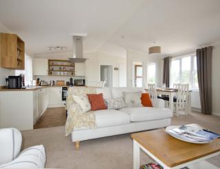 Hollicarrs - Woodland Lodge - York - 9