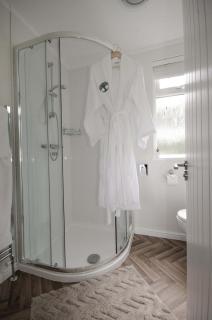 Hollicarrs - Woodland Lodge - York - 3