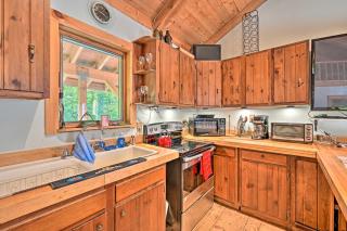 Remote Cabin with Fire Pit 3 Miles to Stowe Mtn! - Stowe - 2