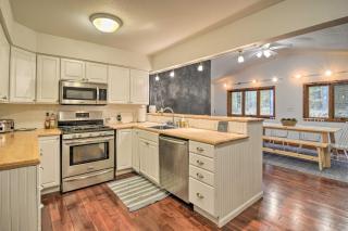 Family Escape - Near Little Traverse Wheelway - 3