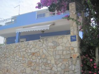 Apartments by the sea Maslinica, Solta - 14748 - 1