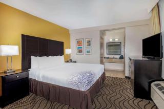 La Quinta by Wyndham Carlsbad - Legoland Area - Carlsbad - 1