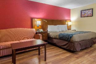 Travelodge by Wyndham Forsyth - Forsyth - 7