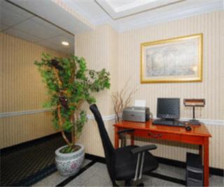 Best Western Plus New England Inn & Suites - Berlin - 8