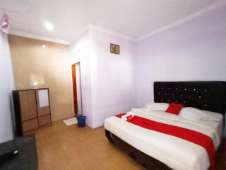 RedDoorz at Sedayu 2 Near Danau Toba Parapat - Parapat - 9