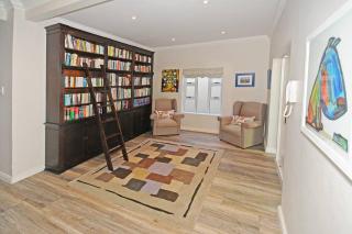 Cape Town Lock-and-Go House Ideal for your Holiday - 9