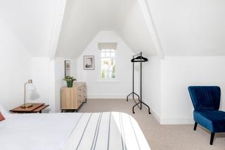 Relax In Comfortable & Stylish Pontcanna Apartment, Free Private Parking - 4