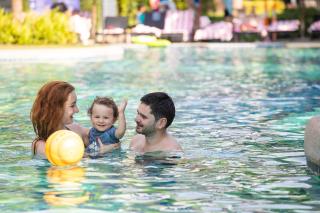 Holiday Ao Nang Beach Resort, Krabi - Strand Ao Nang - 3