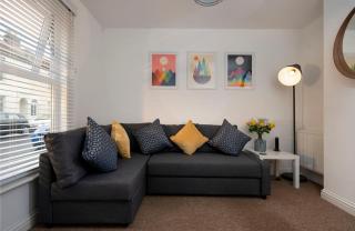 Oliverball Serviced Apartments - Lawson Lodge - Modern 3 bedroom house in Portsmouth - Portsmouth - 9