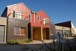 The Lakes Apartments - 0
