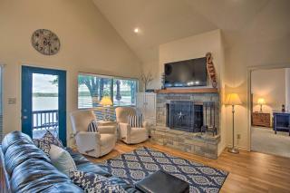 Private Dock and Fire Pit Cedar Creek Lake Home - Eustace - 6