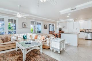 Whitecap Condo Beachfront Splendor - Fort Myers Beach - 6