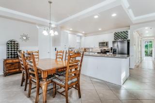 Whitecap Condo Beachfront Splendor - Fort Myers Beach - 4
