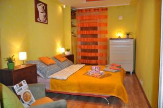 Lawendowe światło - przy stacji Metra - Varsovia - 0