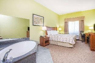 Days Inn & Suites by Wyndham Swainsboro - Swainsboro - 9