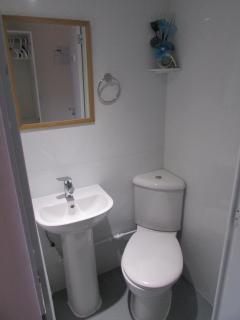 Independent two bed en-suite annex, close to city - 1