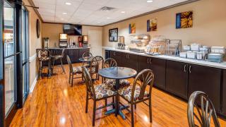 SureStay Plus Hotel by Best Western Alvin - Alvin - 3