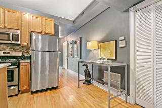 Stylish 2BR Pad with Up-to-date Comforts - Halsted rep - Chicago - 2