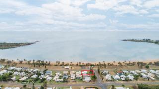 Grasstree Beach Shacks - 8