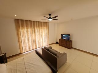 Royale Suites by Arc Royal Luxury Apts - 9