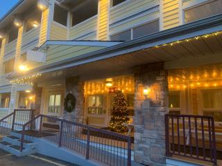 Hotel and Suites Les Laurentides - 3