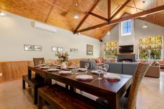 The Red Barn - Lake Okareka Holiday Home - Rotokawa - 4