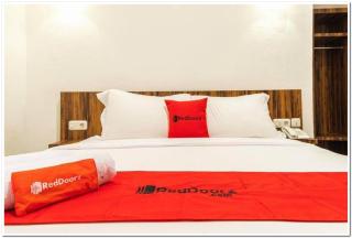 RedDoorz near RS Royal Prima Medan 2 - Medan - 6