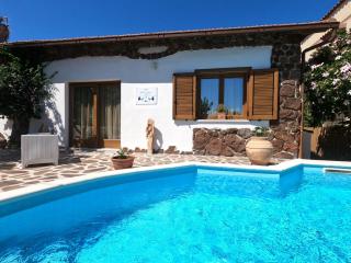 Villa Sari affitta camere - La Caletta - 0