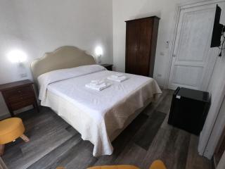 Villa Sari affitta camere - La Caletta - 7