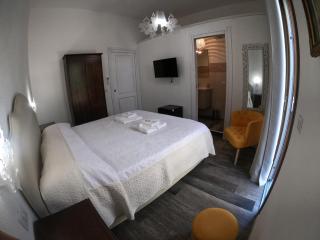 Villa Sari affitta camere - La Caletta - 3