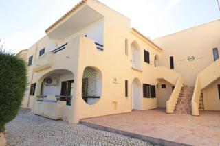 LovelyStay - Cozy 1BR Flat in Alvor with AC and Balcony - Alvor - 4