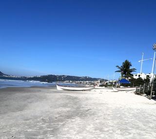 EXCELENTE APTO NA QUADRA DA PRAIA - 8