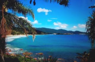 EXCELENTE APTO NA QUADRA DA PRAIA - Bombas - 0