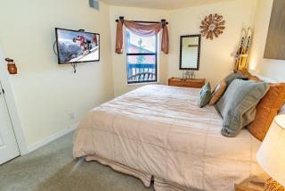 Mountainside Snowview Condo : Cool Frisco Location - 1