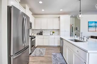 Luxury Home on Golf Course Walk to the Beach! - Seaside - 1