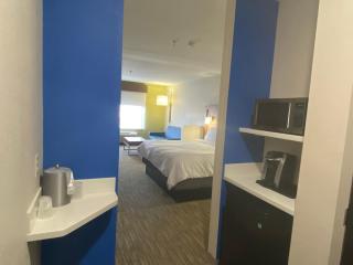 Holiday Inn Express & Suites Albuquerque Historic Old Town by IHG - Albuquerque - 5