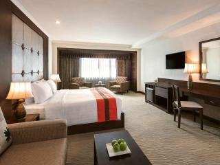 Movenpick Suriwongse Hotel Chiang Mai - 1
