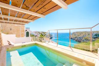 Seafront Villa Bellavista with heated pool by DadoVillas - 8