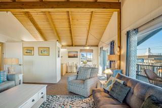 Beach Retreat - Newport - 5