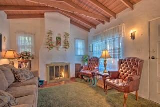 Avalon Escape Everything Within Walking Distance! - Avalon - 0