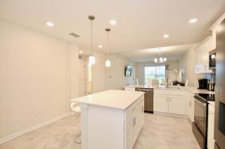 High End Apartment In Luxurious Storey Lake Community Next To Disney! - Kissimmee - 4