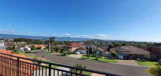 Shellharbour. Ocean, lake and mountain view - Shellharbour - 2