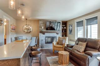 Seventh Mountain Resort Condo - 8