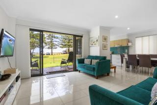 Golden Shores Unit 1 21 Landsborough Parade - Caloundra - 5