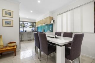 Golden Shores Unit 1 21 Landsborough Parade - Caloundra - 4