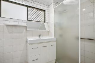 Golden Shores Unit 1 21 Landsborough Parade - Caloundra - 2
